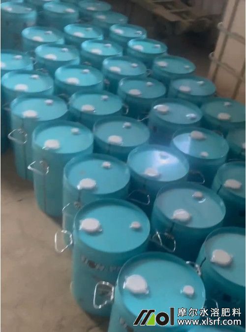 魚(yú)蛋白肥裝車中 魚(yú)蛋白肥裝車中